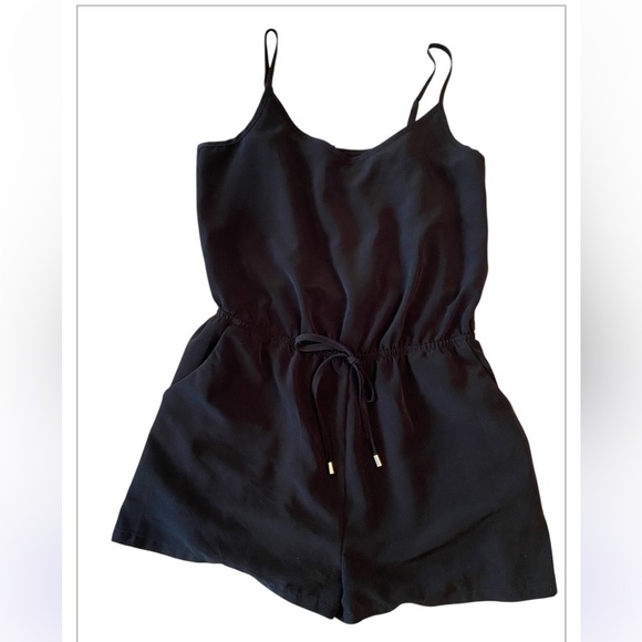 One Clothes Black Sleeveless Romper Size Large - Picture 3 of 9